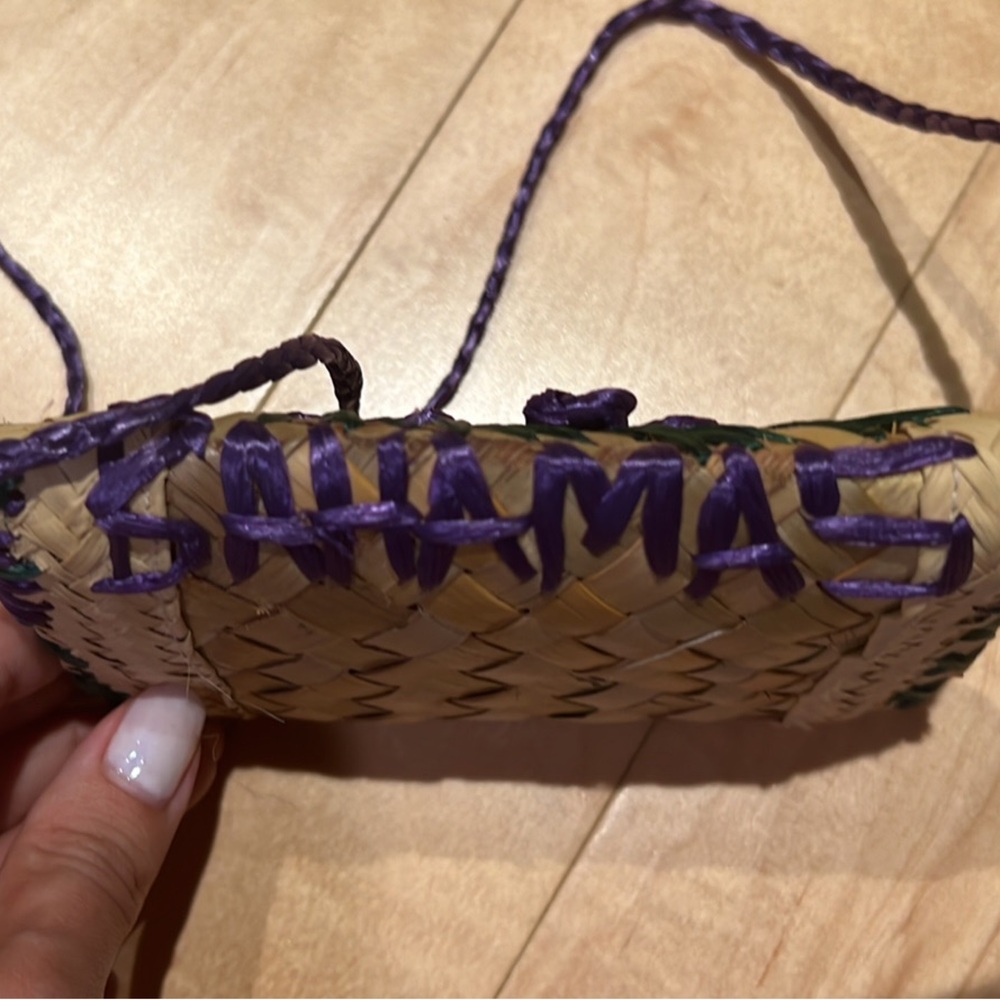 Hand woven Bahamian purse - Picture 3 of 4